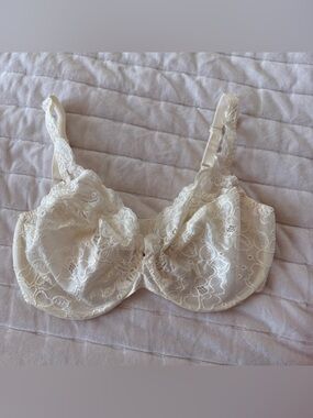 Vintage 90s Olga Underwire Bra Ivory Sheer Lace Satin Style 33580 Embroidered